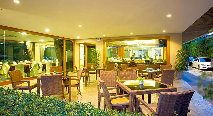 Romantic Khon Kaen Hotel