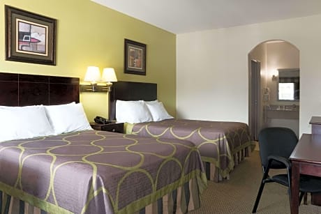 2 Double Beds Non-Smoking