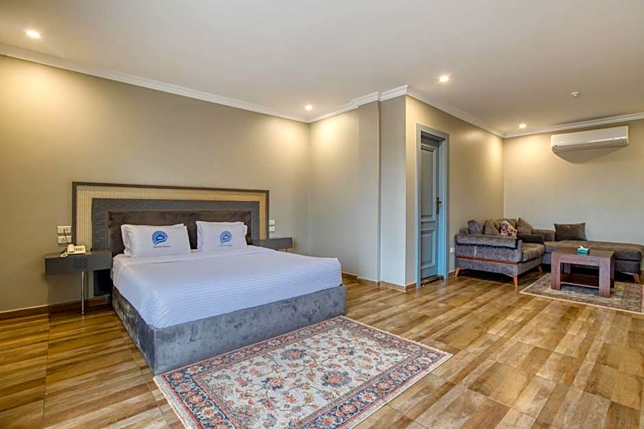 Mamlouk Pyramids Hotel