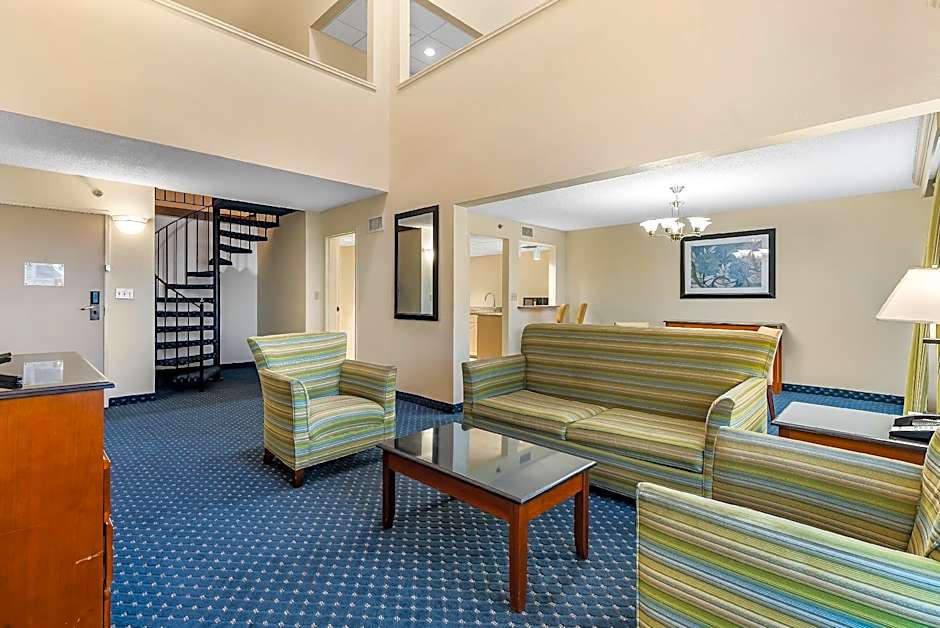 Photo 1 of 18 of Penthouse Suite