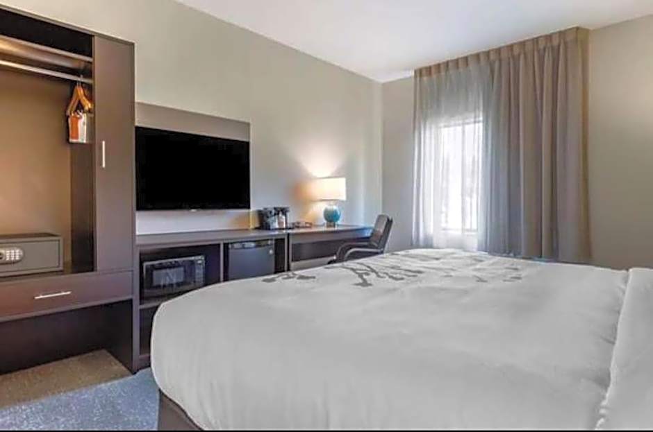 Redwood inn & Suites Crosby