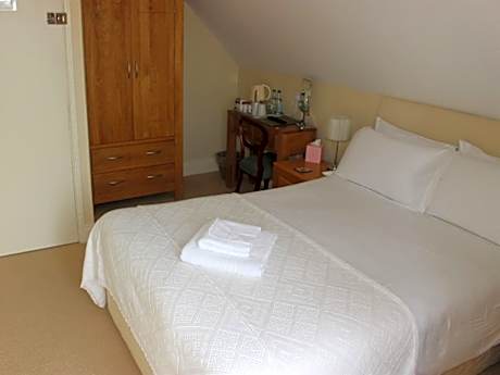 double room-classic-ensuite with shower