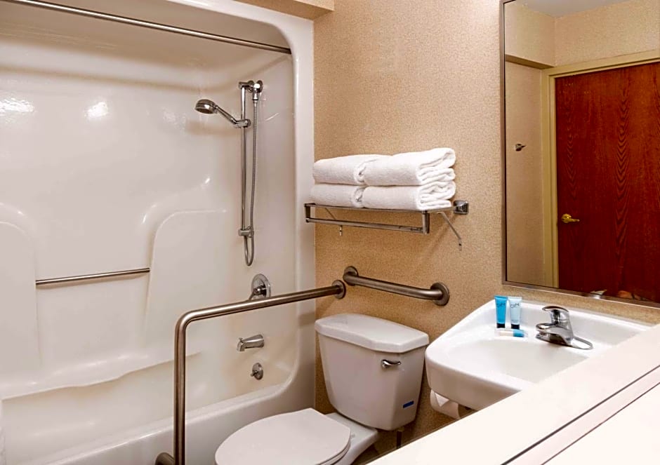 Aviator Hotel & Suites South I-55, BW Signature Collection