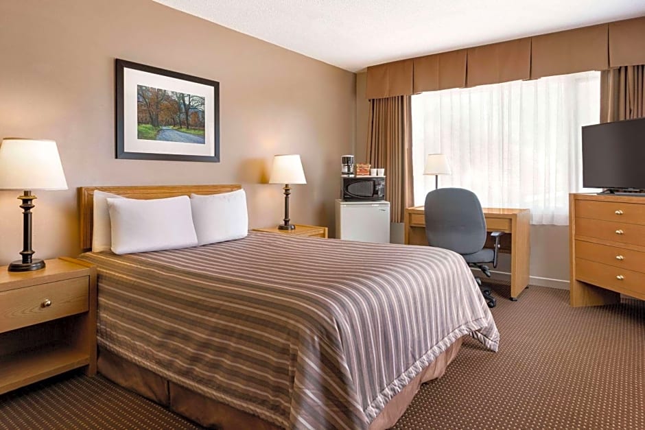 Travelodge by Wyndham Simcoe