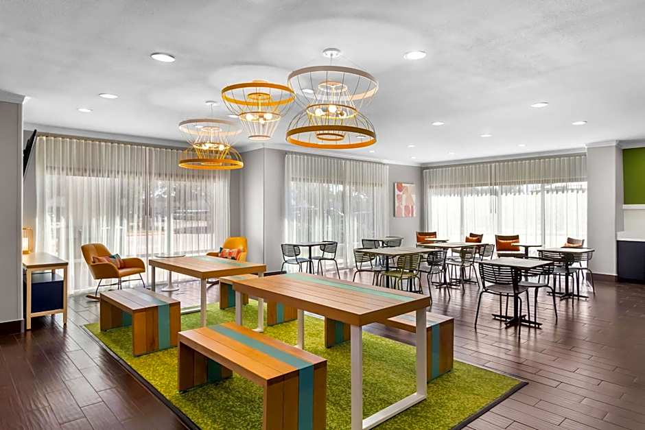 Spark by Hilton Pearland