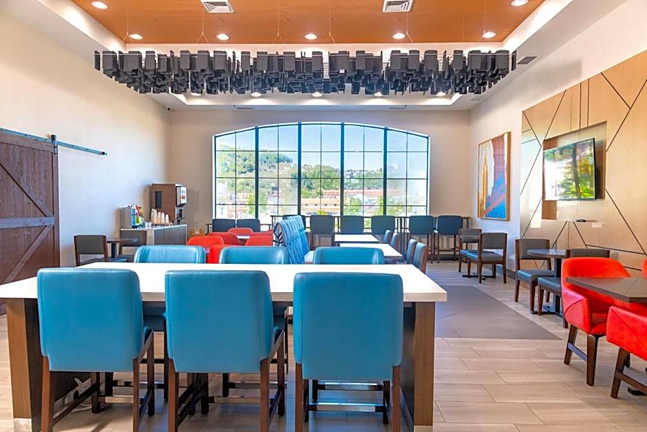 Holiday Inn Express Hotel & Suites Pittsburgh-South Side By IHG