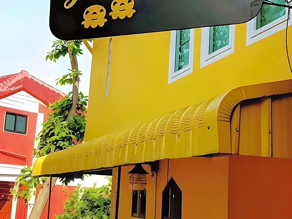 Yellow House Koh Sichang