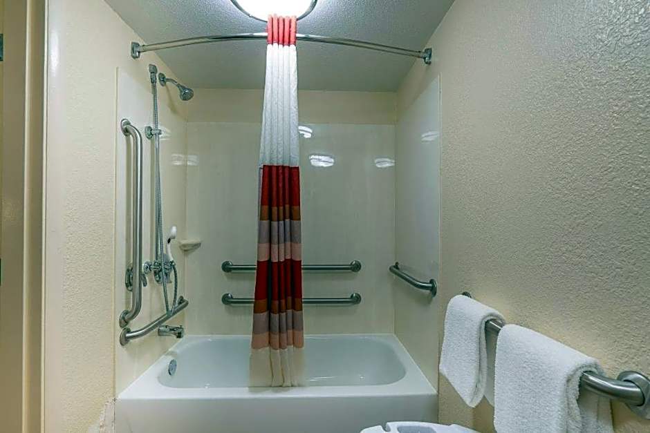 Red Roof Inn - Houston Westchase