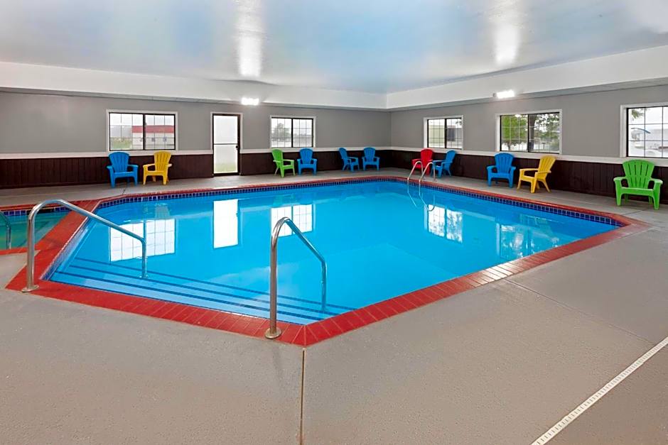 AmericInn by Wyndham Reedsburg