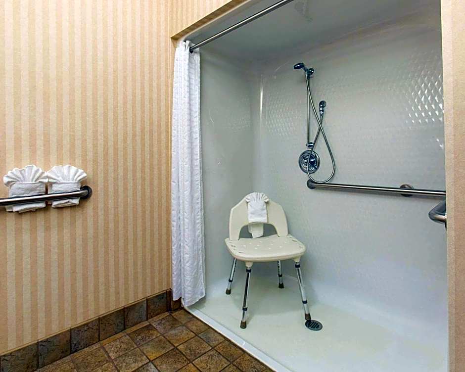 Comfort Inn Warrensburg Station