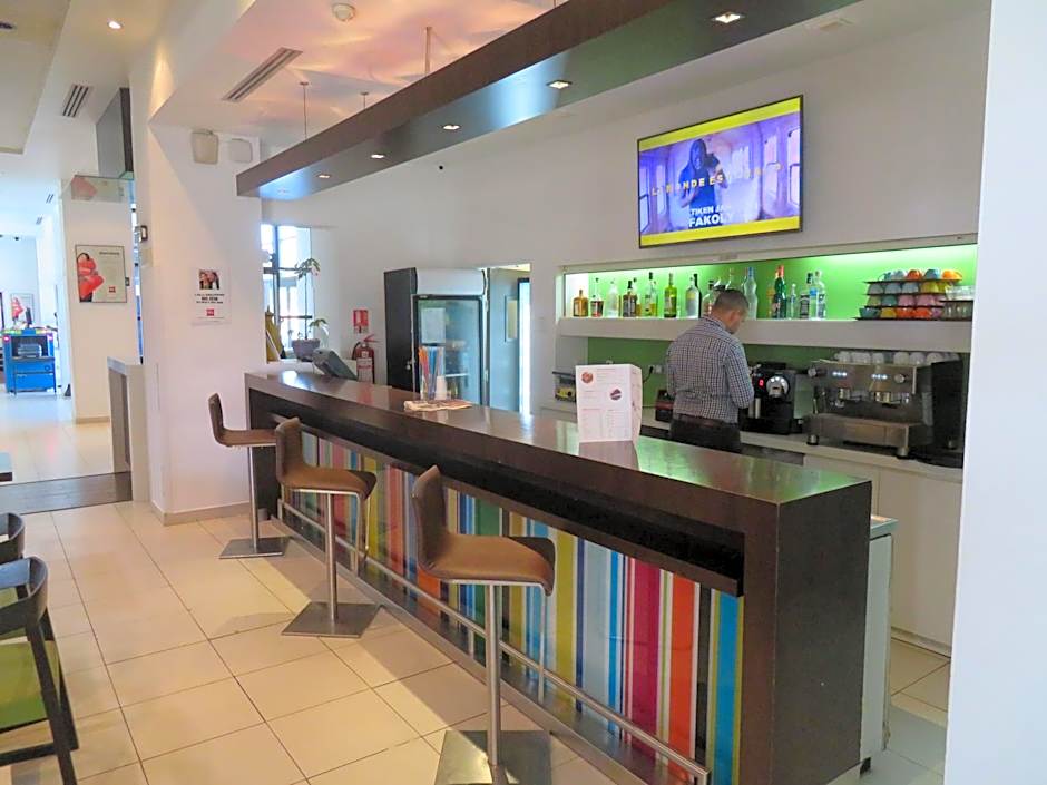 Ibis Oran Les Falaises