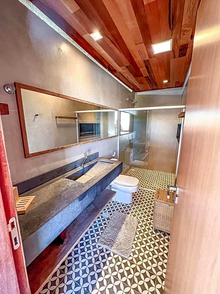 Casa com piscina aquecida, cozinheira, 30m do mar