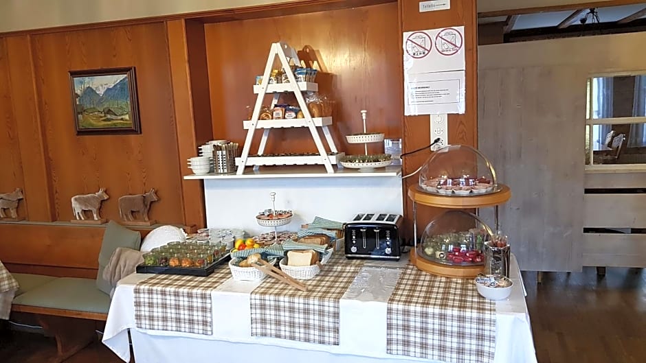 Gasthof Schoenegg B&B