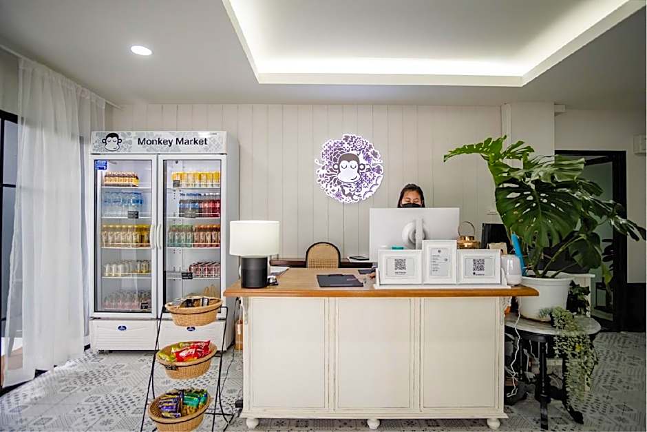 Blu Monkey Boutique Bangsaen