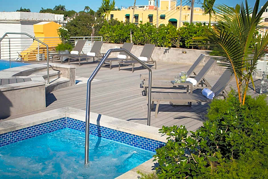 Palacio Provincial San Juan, Curio Collection by Hilton