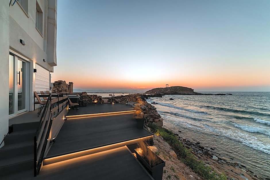 Portara Seaside Luxury Suites