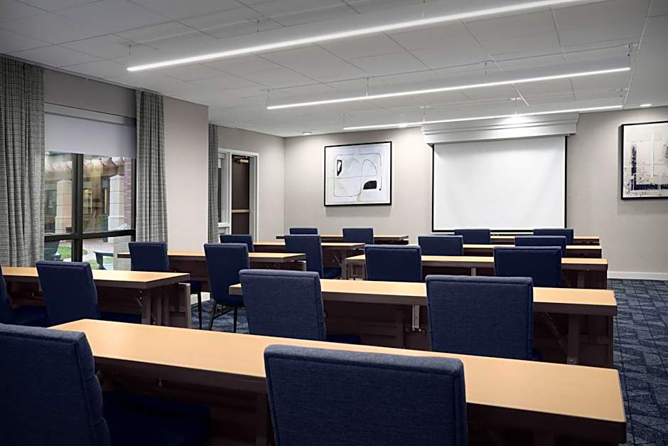 Courtyard by Marriott Dallas Addison/Quorum Drive