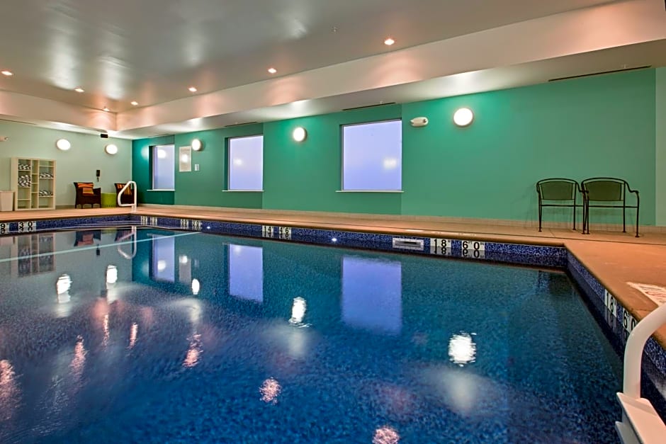 Holiday Inn Express & Suites Carlisle By IHG