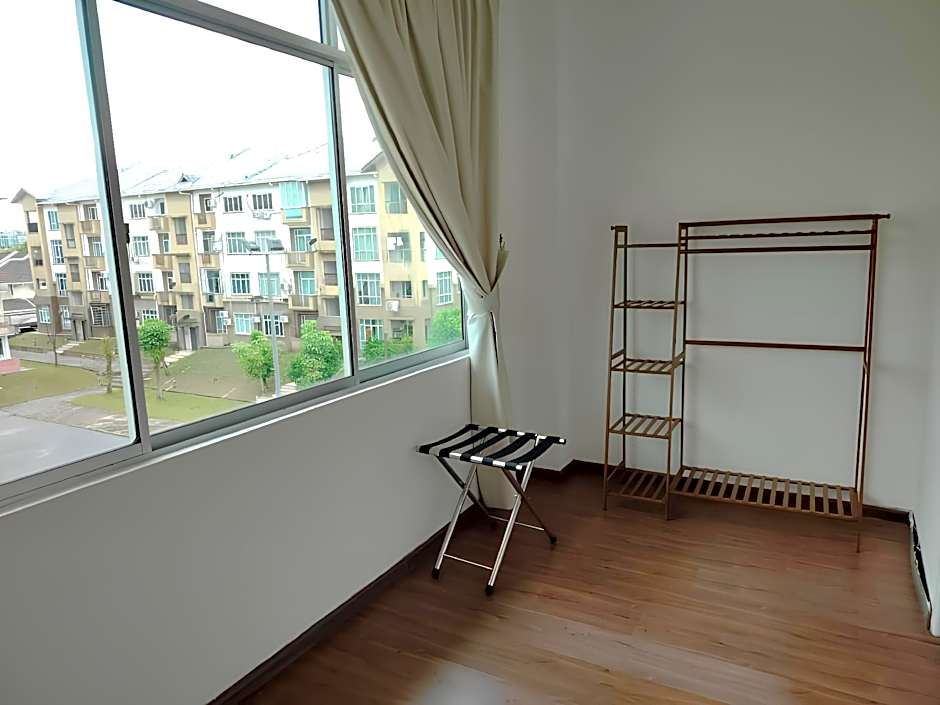 Natol Homestay - Kuching Home Penthouse Airport Road