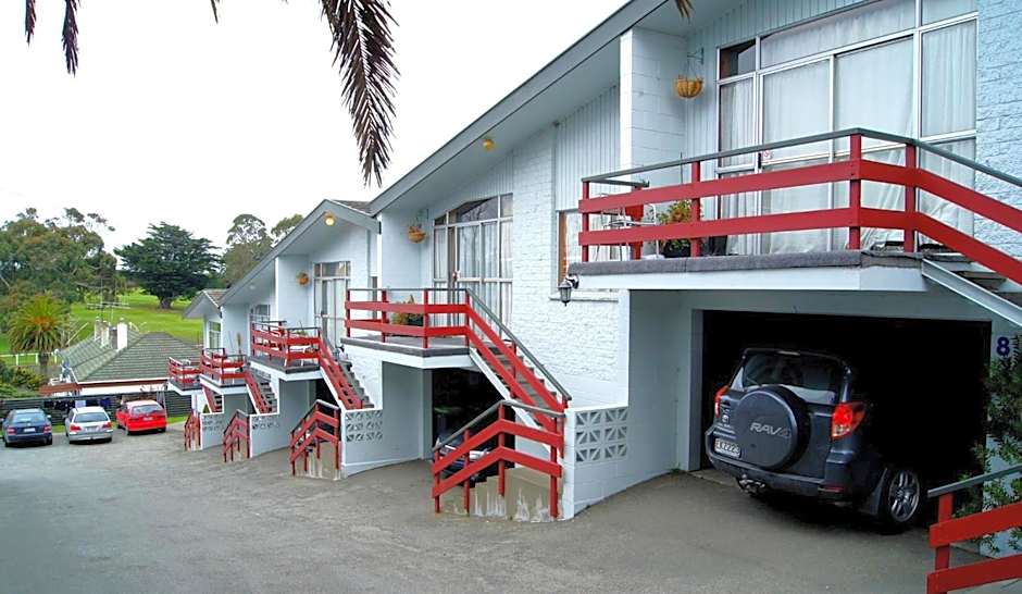 Photo 1 of 13 of Aaron Court Motel