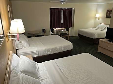 Three Queen Beds