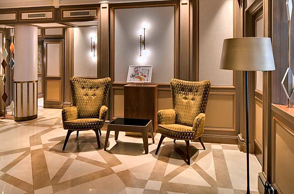 Rochester Champs-Elysees Hotel