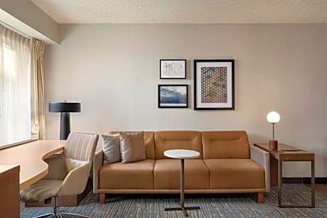 One-Bedroom Queen Suite with Sofa Bed - Non-Smoking