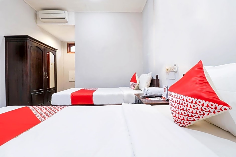 OYO 2411 Taman Mekar Beach Inn 2