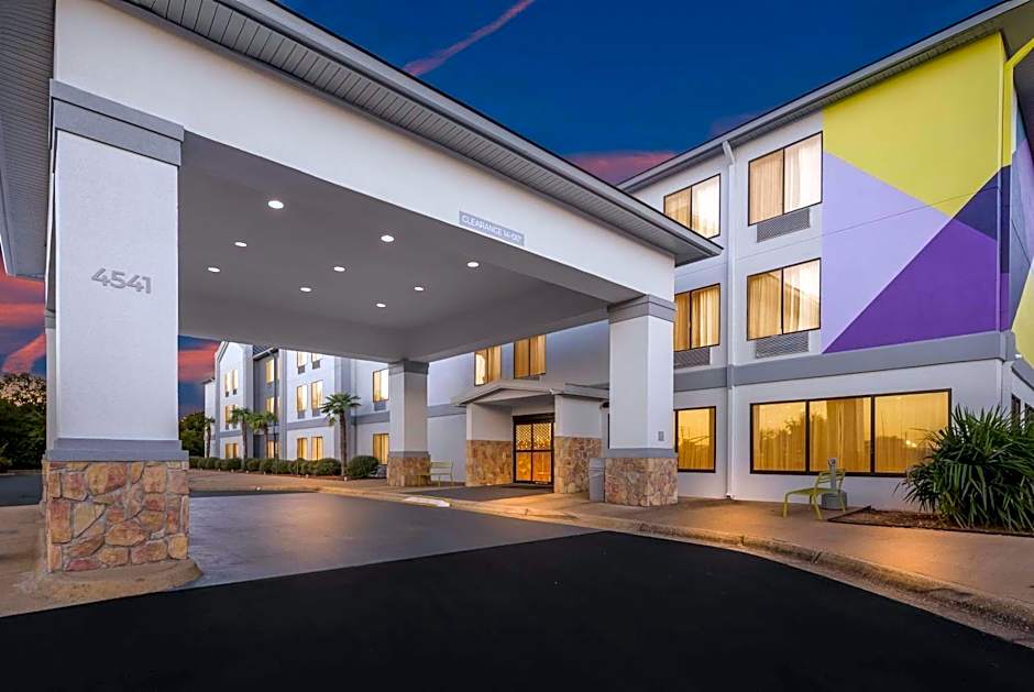 Spark by Hilton Tuscaloosa University