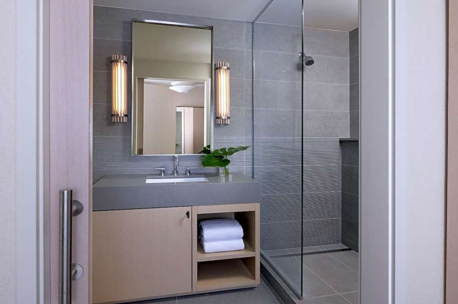 Kimpton Claret Hotel By IHG