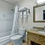 Rodeway Inn & Suites Portland West - Beaverton
