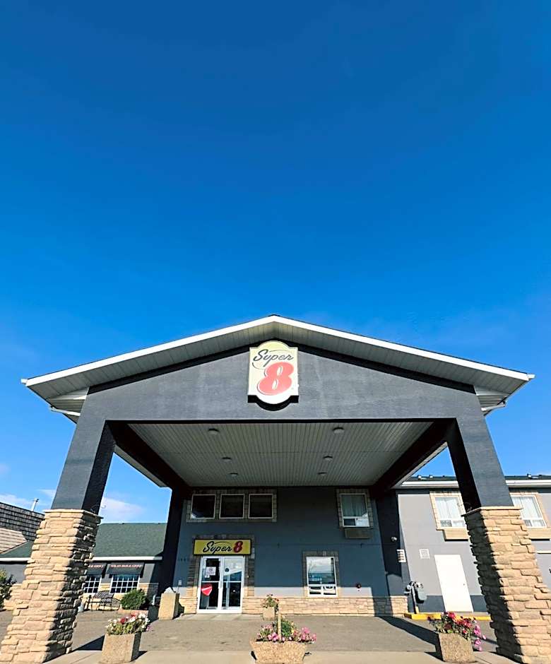 Super 8 by Wyndham Dawson Creek