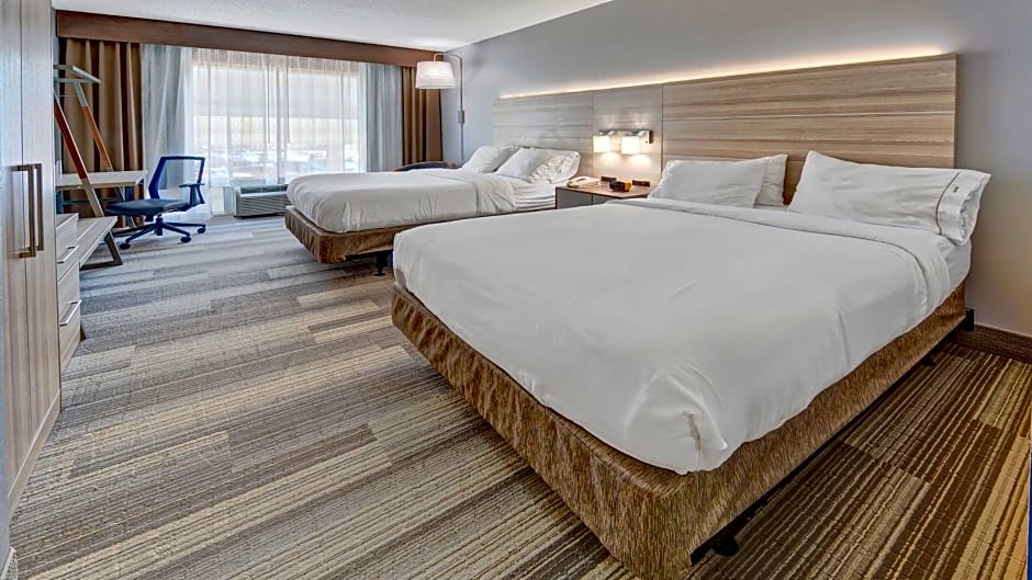 Holiday Inn Express Hotel & Suites London, an IHG Hotel