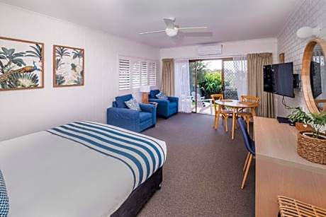 King Studio with Spa Bath