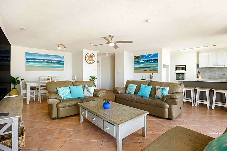 Rainbow Commodore Coolangatta