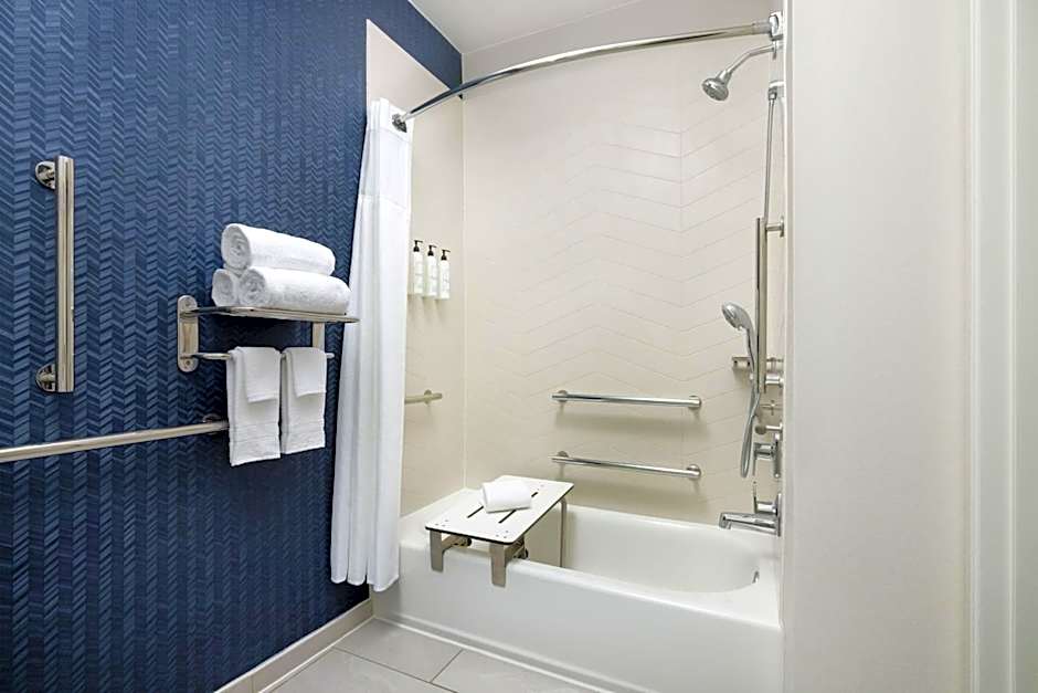 Fairfield Inn by Marriott Tracy