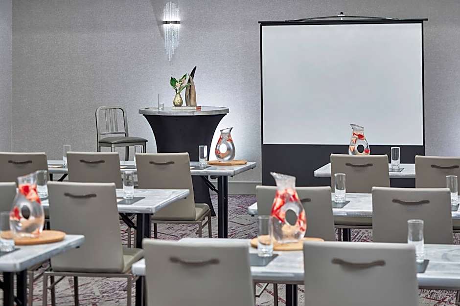 The Del Monte Lodge Renaissance by Marriott Rochester Hotel & Spa