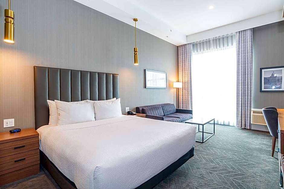 Sandman Signature Sherwood Park Hotel