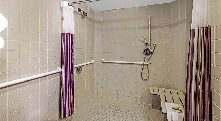 La Quinta Inn & Suites by Wyndham Anaheim Disneyland