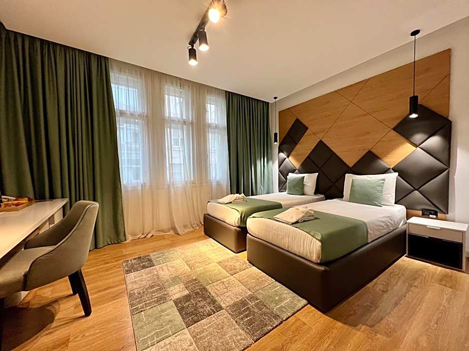 Capital Hotel Garni
