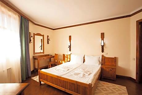 Suite (2 Adults + 2 Children)