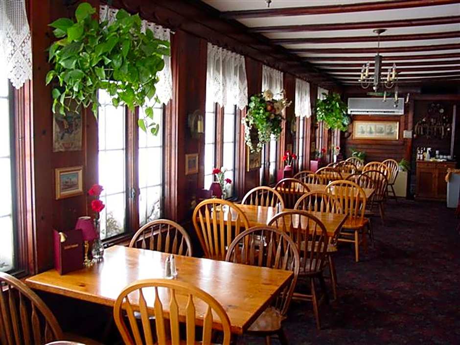 Lamies Inn & The Old Salt Tavern