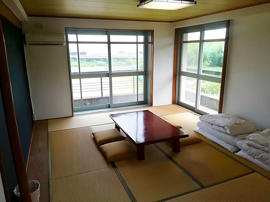 J-Hoppers Lake Biwa Guesthouse