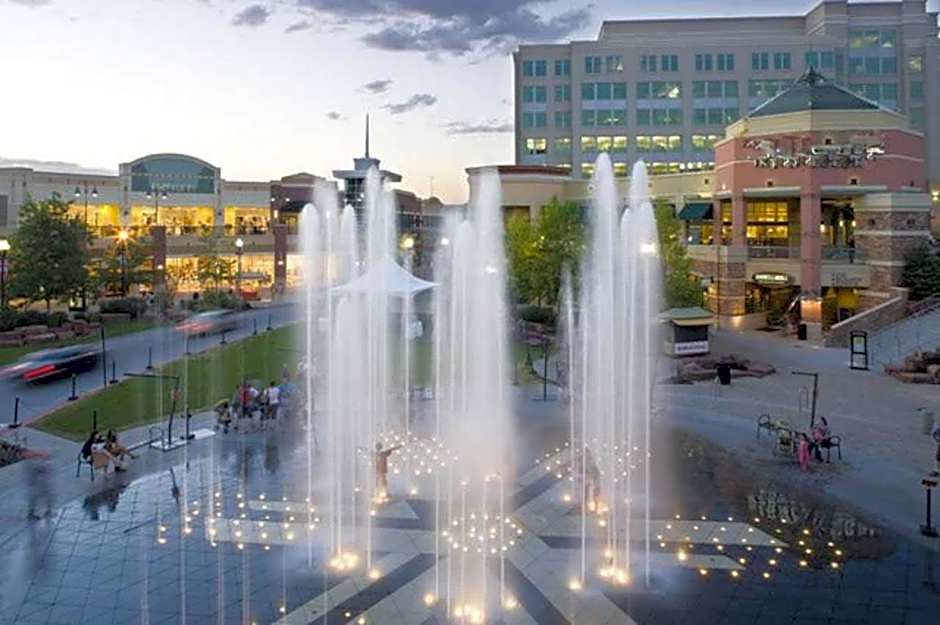 Deluxe Downtown Condo Close to Everything!