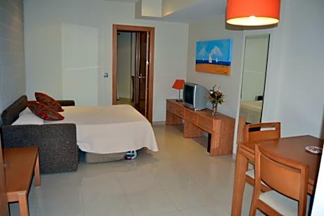 One-Bedroom Apartment (3 Adults)