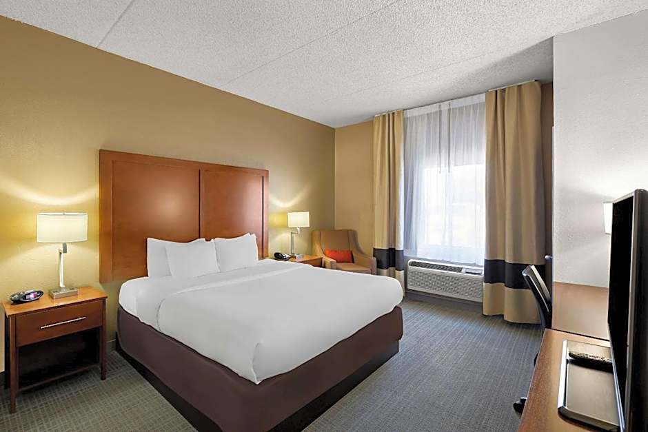 Comfort Inn & Suites near Kino Sports Complex