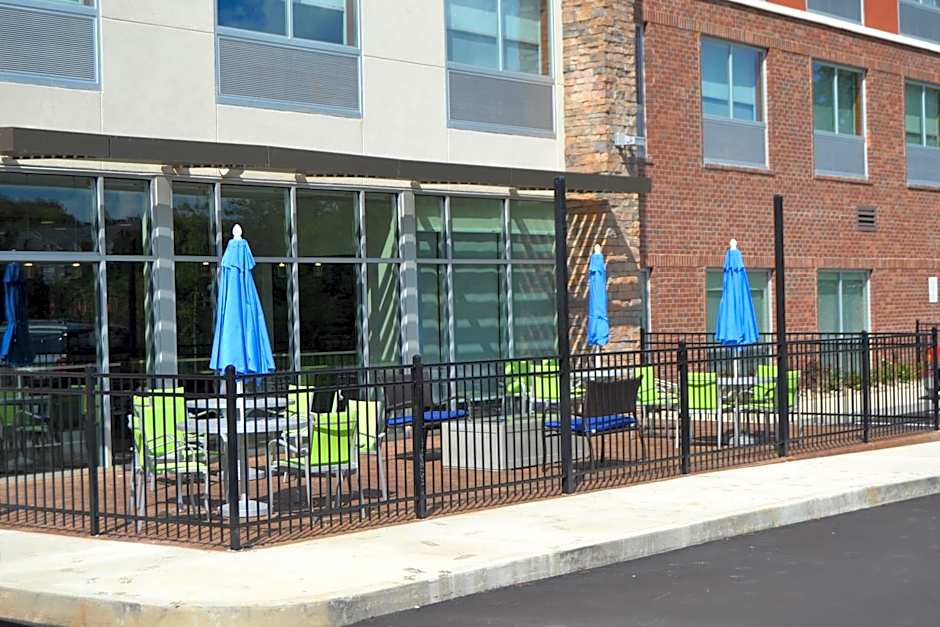 Holiday Inn Express & Suites Goodlettsville N Nashville By IHG
