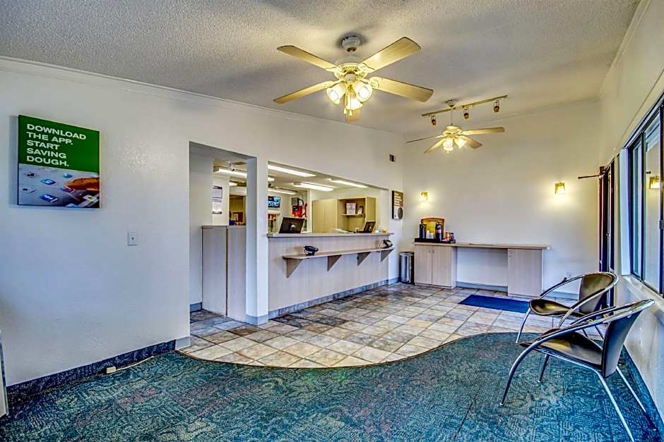 Motel 6-Saint Joseph, MO