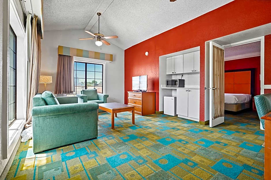 La Quinta Inn by Wyndham Costa Mesa / Newport Beach