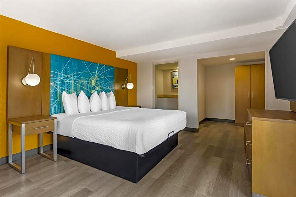 Best Western Plus Raleigh Crabtree Valley Hotel